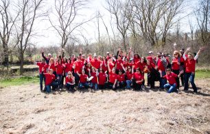 UL Solutions employees volunteering.